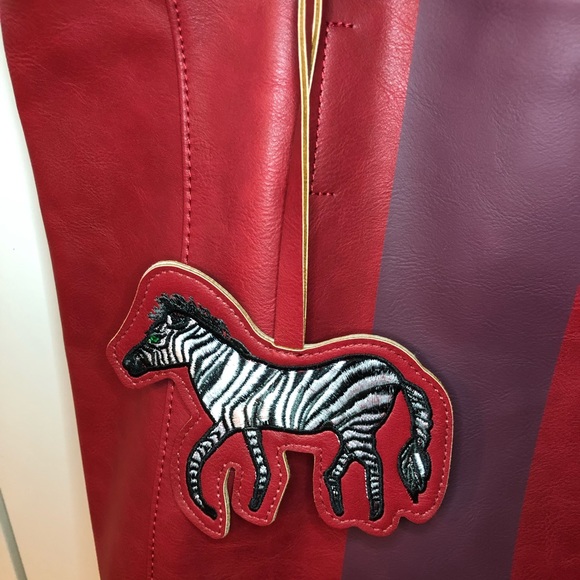 Red Faux Leather Tote Bag Embroidered Zebra Charm - Picture 3 of 6